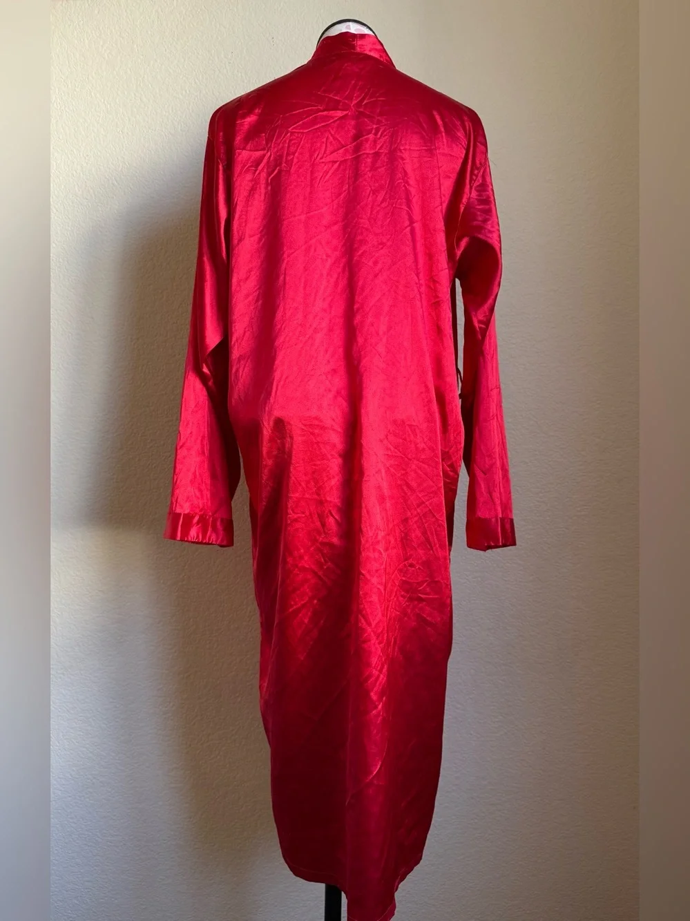 PLAYBOY Red Satin Robe - Picture 4 of 6